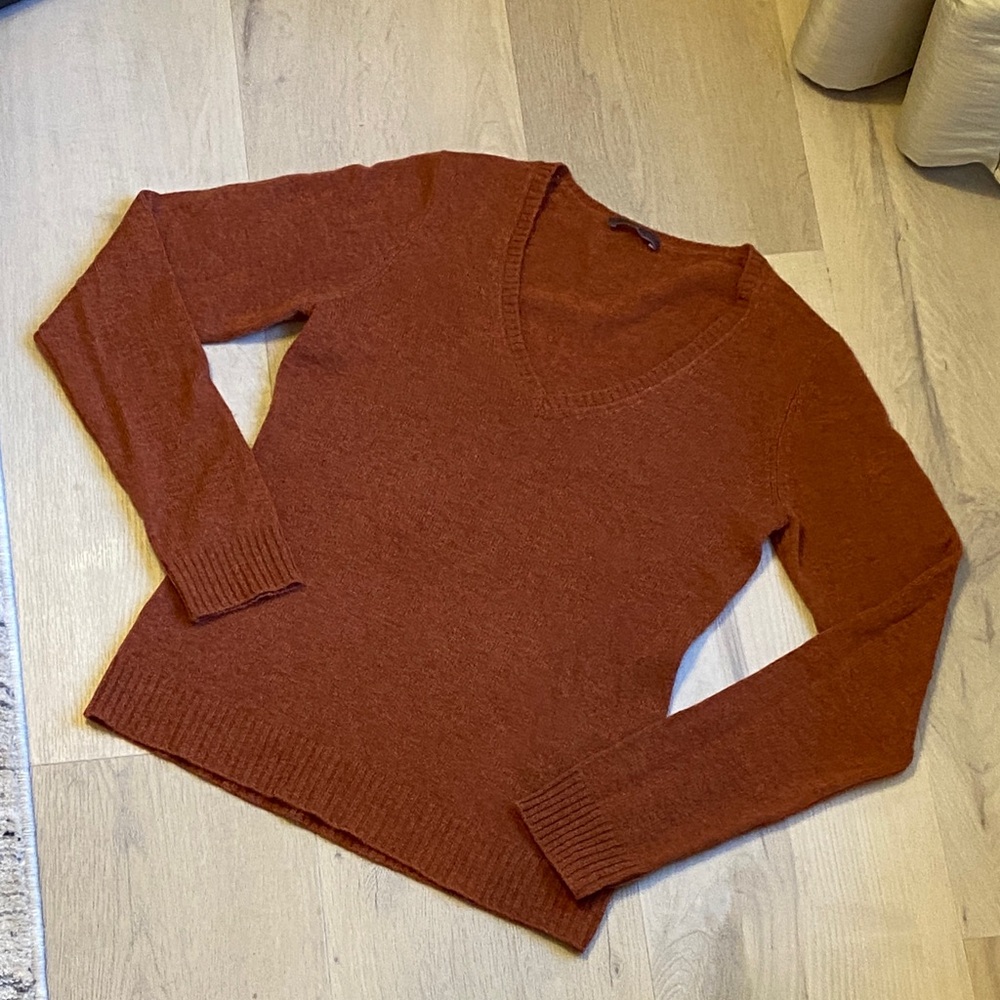 NWOT! CULLEN 100% Cashmere Long Sleeve V-Neck Pumpkin Rust Sweater - Size S
